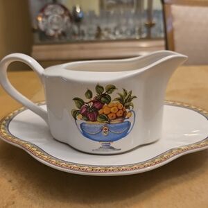 Vintage Rare Casa Elite Elegant White Gravy Boat with‎ Fruit Design